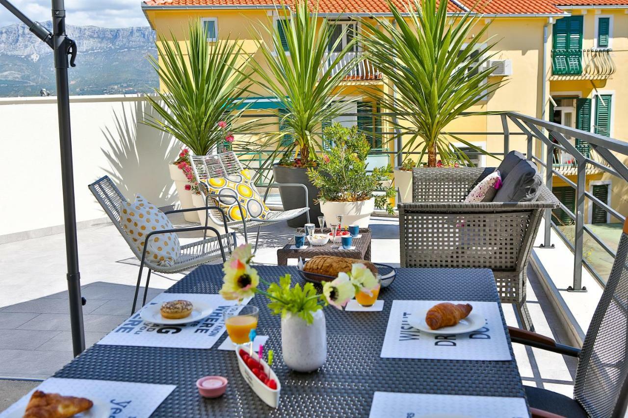 Luxury Urban Villa Apartments With Jacuzzi Split Bagian luar foto