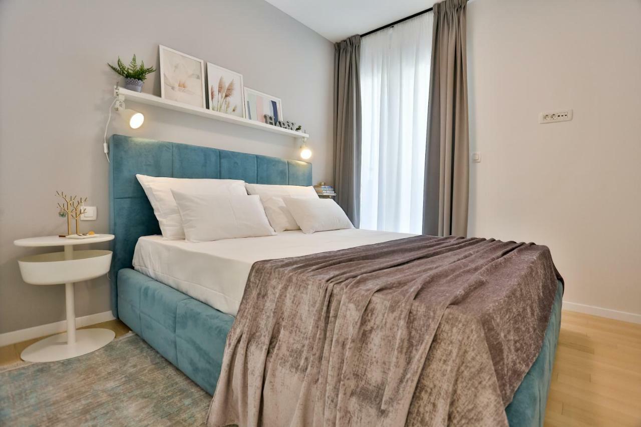 Luxury Urban Villa Apartments With Jacuzzi Split Bagian luar foto