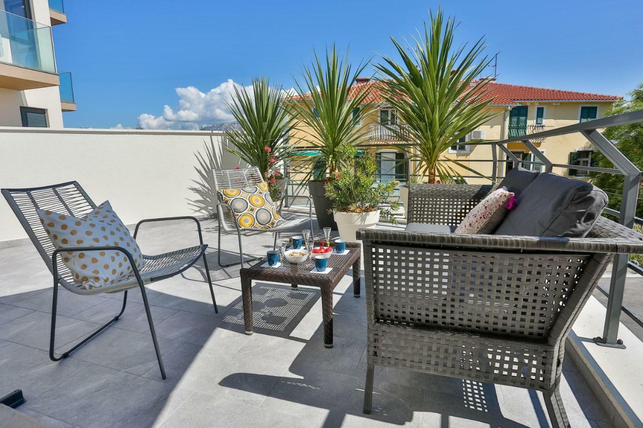 Luxury Urban Villa Apartments With Jacuzzi Split Bagian luar foto