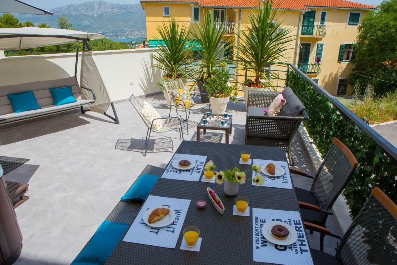 Luxury Urban Villa Apartments With Jacuzzi Split Bagian luar foto