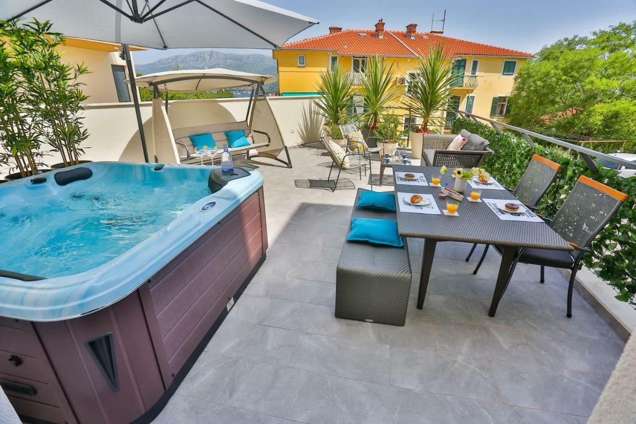 Luxury Urban Villa Apartments With Jacuzzi Split Bagian luar foto